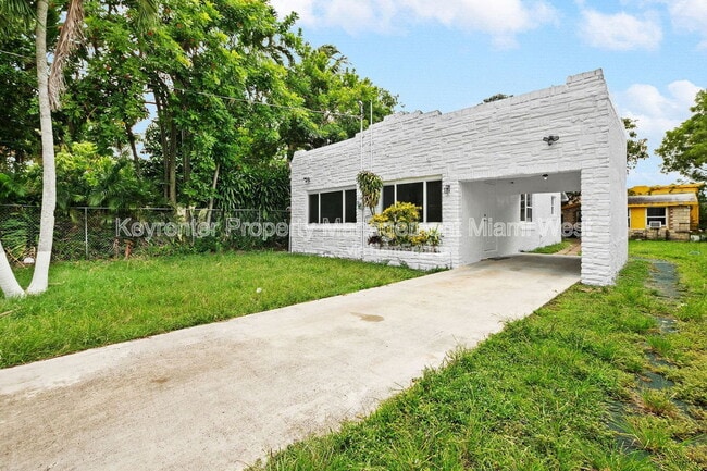 Foto del edificio - 7770 NW 9th Ave