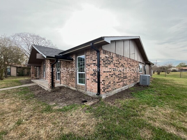 Building Photo - 6007 Leacrest Ct