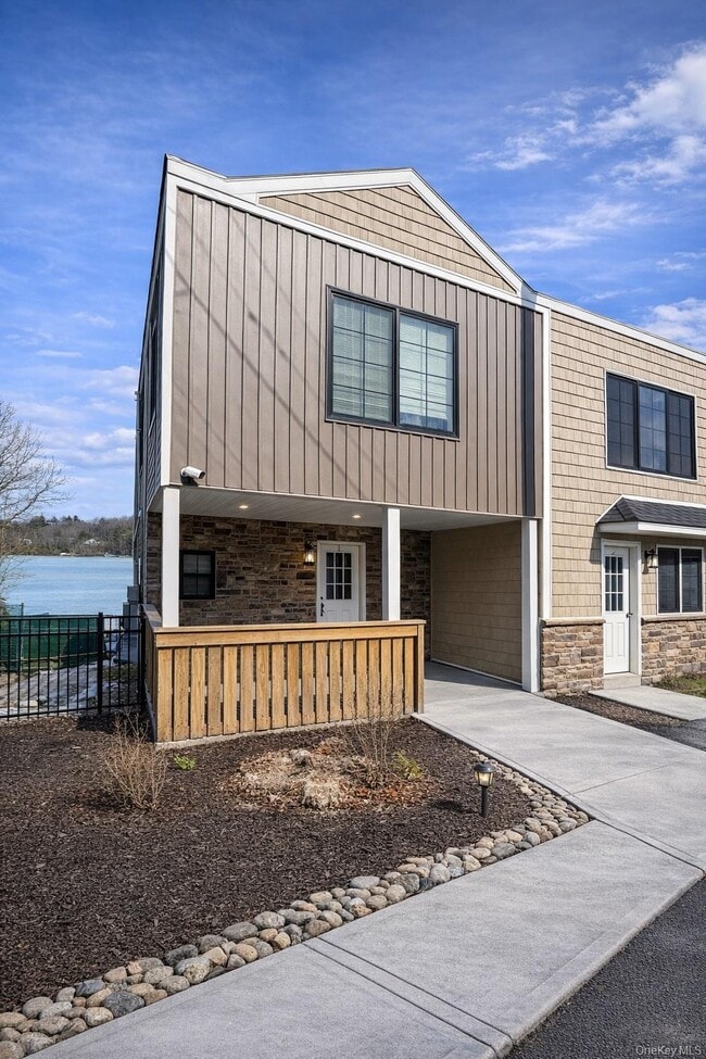 Building Photo - 1140 NY-52