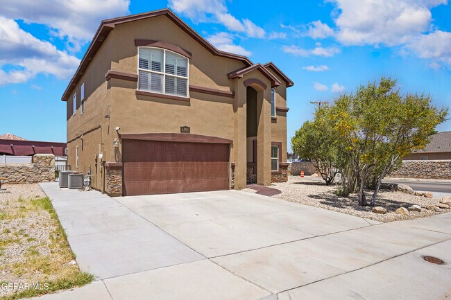 Foto del edificio - 3143 Hidden Creek Dr