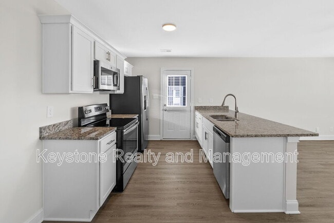 Building Photo - 105 Mace Ln