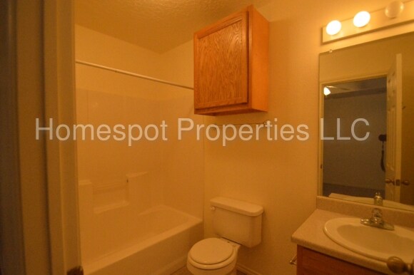 Building Photo - 905 S Boulder Ave