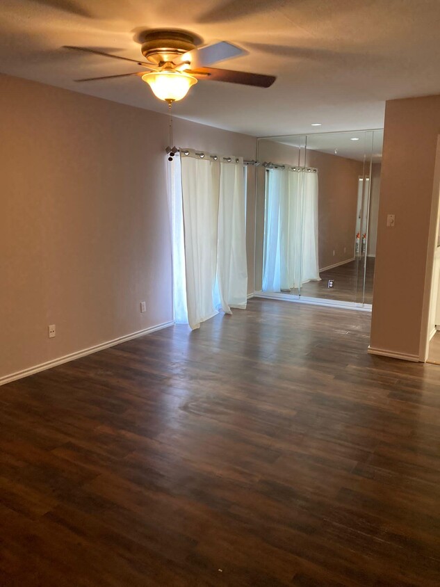 Foto principal - 12834 Midway Rd