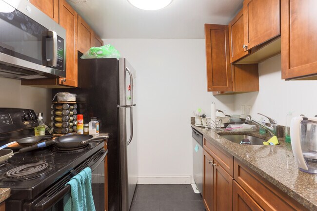 Foto del edificio - 772 Columbus Ave