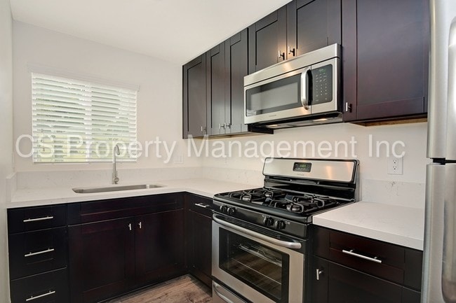 Building Photo - 2460 K St