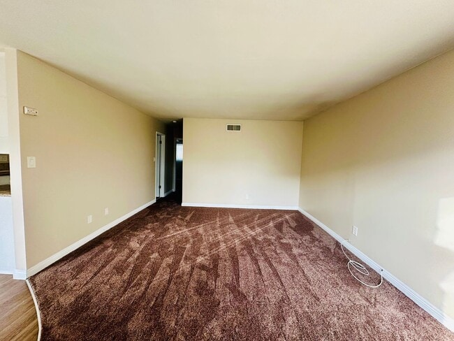 Foto del edificio - 2625 Andover Ave