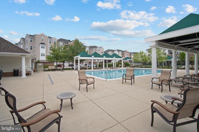 Foto del edificio - 7335 Brookview Rd