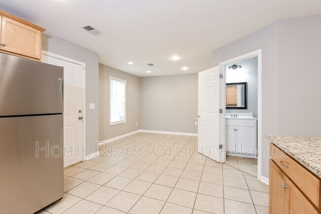 Building Photo - 7330 Drake Ave