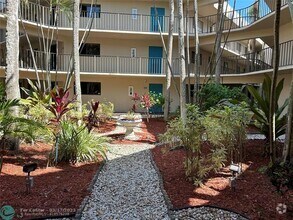 Building Photo - 5190 Las Verdes Cir