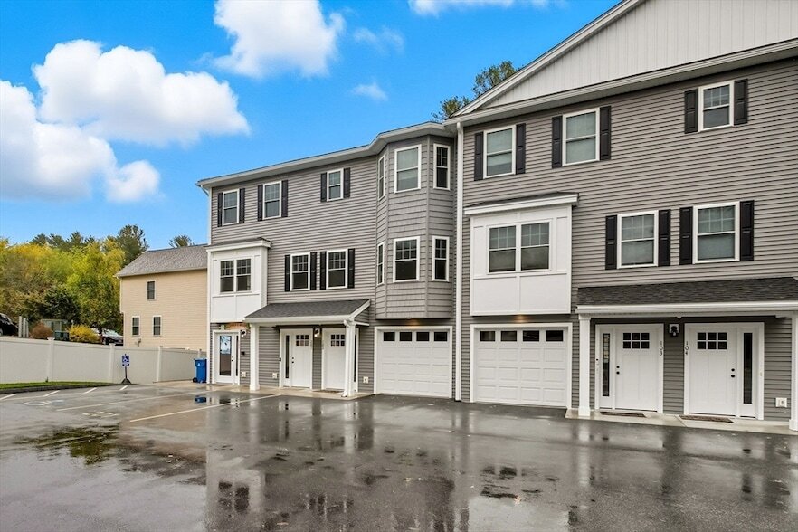 Photo - 1418 Main Street Unit 104