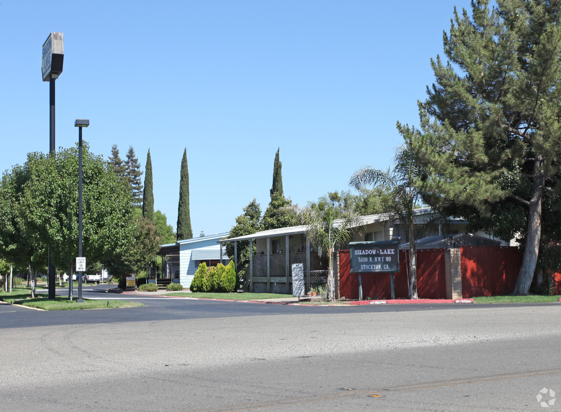 Shadow Lake Mobile Home Community - Apartments in Stockton, CA ...