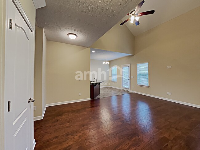 Building Photo - 4817 Aaron Drive