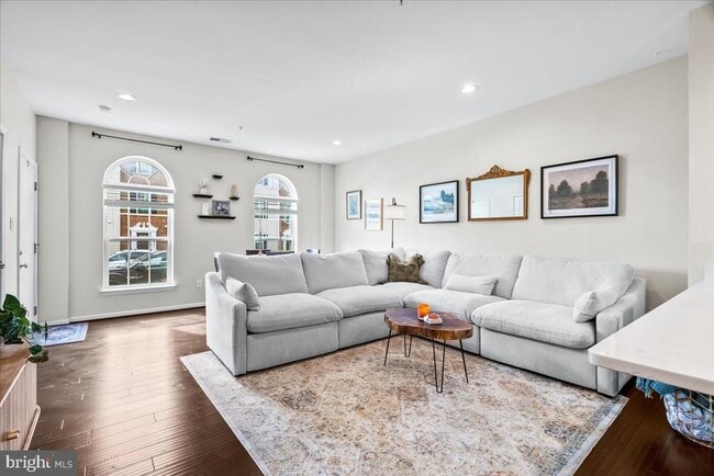 Foto del edificio - 6412 Walcott Ln