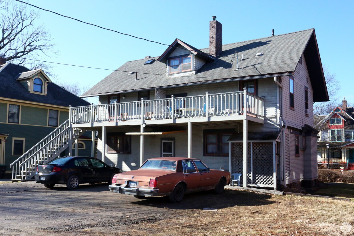 Building Photo - 823 18th St