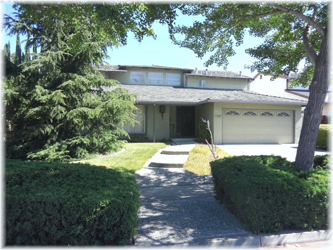 Primary Photo - 5996 Santa Teresa Blvd