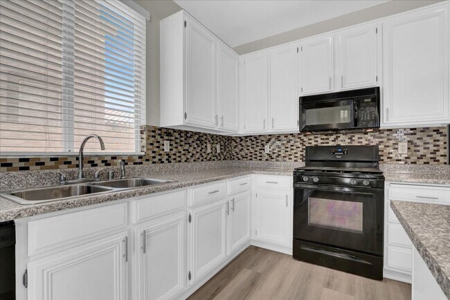 Foto del edificio - Summerlin Las Vegas Pool home 5 bedrooms