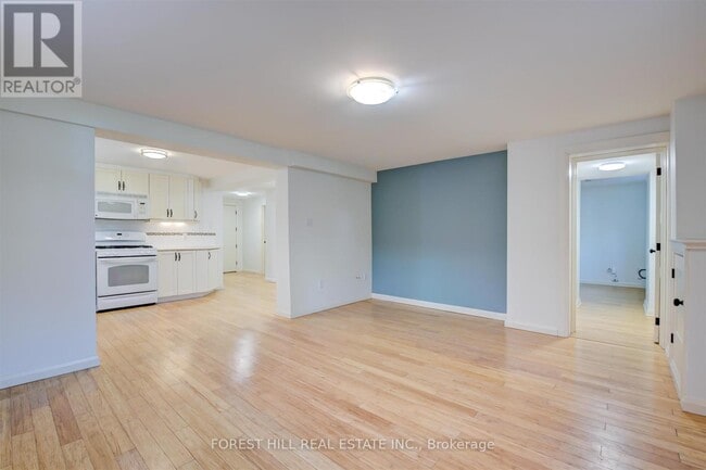 Building Photo - 345 Walmer Rd