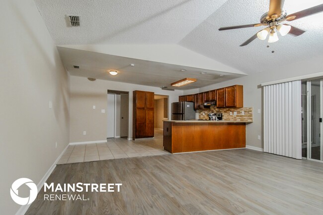 Building Photo - 12303 Yellow Rose Cir