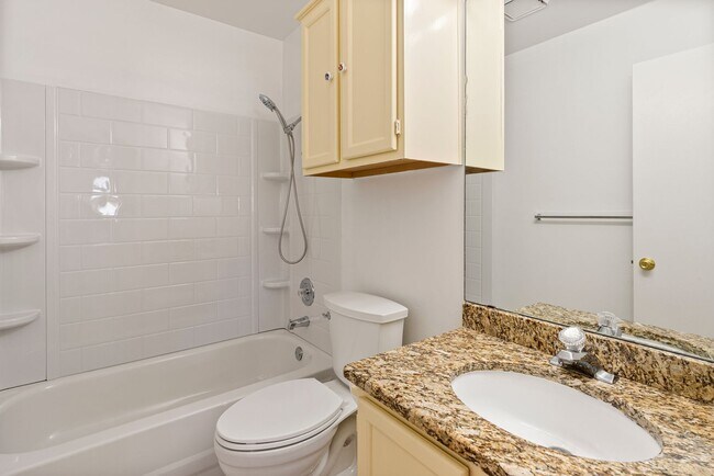 Foto del edificio - Beautiful 3 bedroom, 2 bathroom home in No...