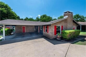 Building Photo - 7107 Dan Jean Drive Unit A