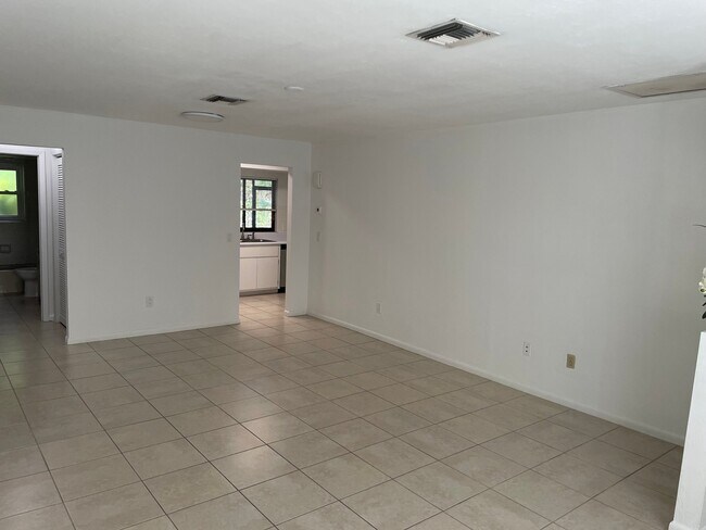 Foto del edificio - 10022 8th St N