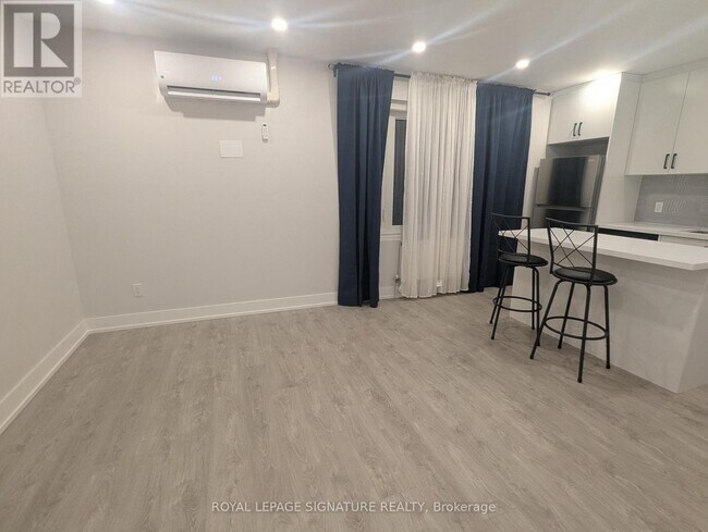 Building Photo - 28 Leduc Dr
