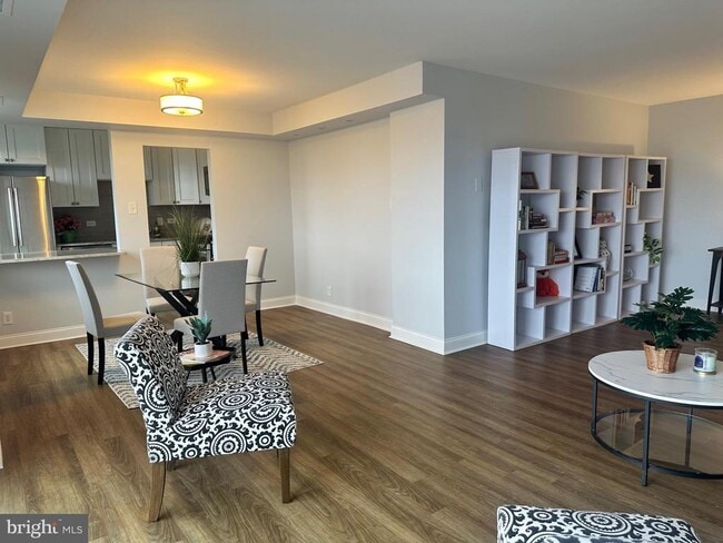 Building Photo - 8315 N Brook Ln