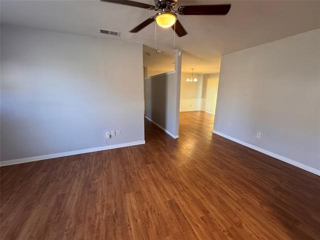 Foto del edificio - 1239 Hidden Valley Dr