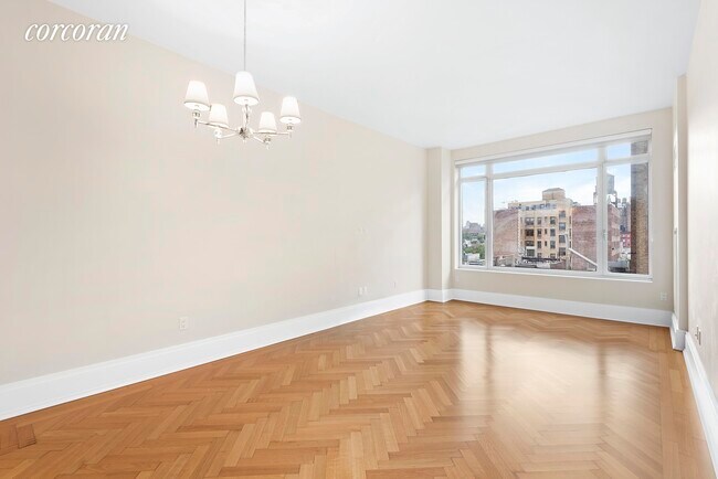 Building Photo - 205 W 76th St