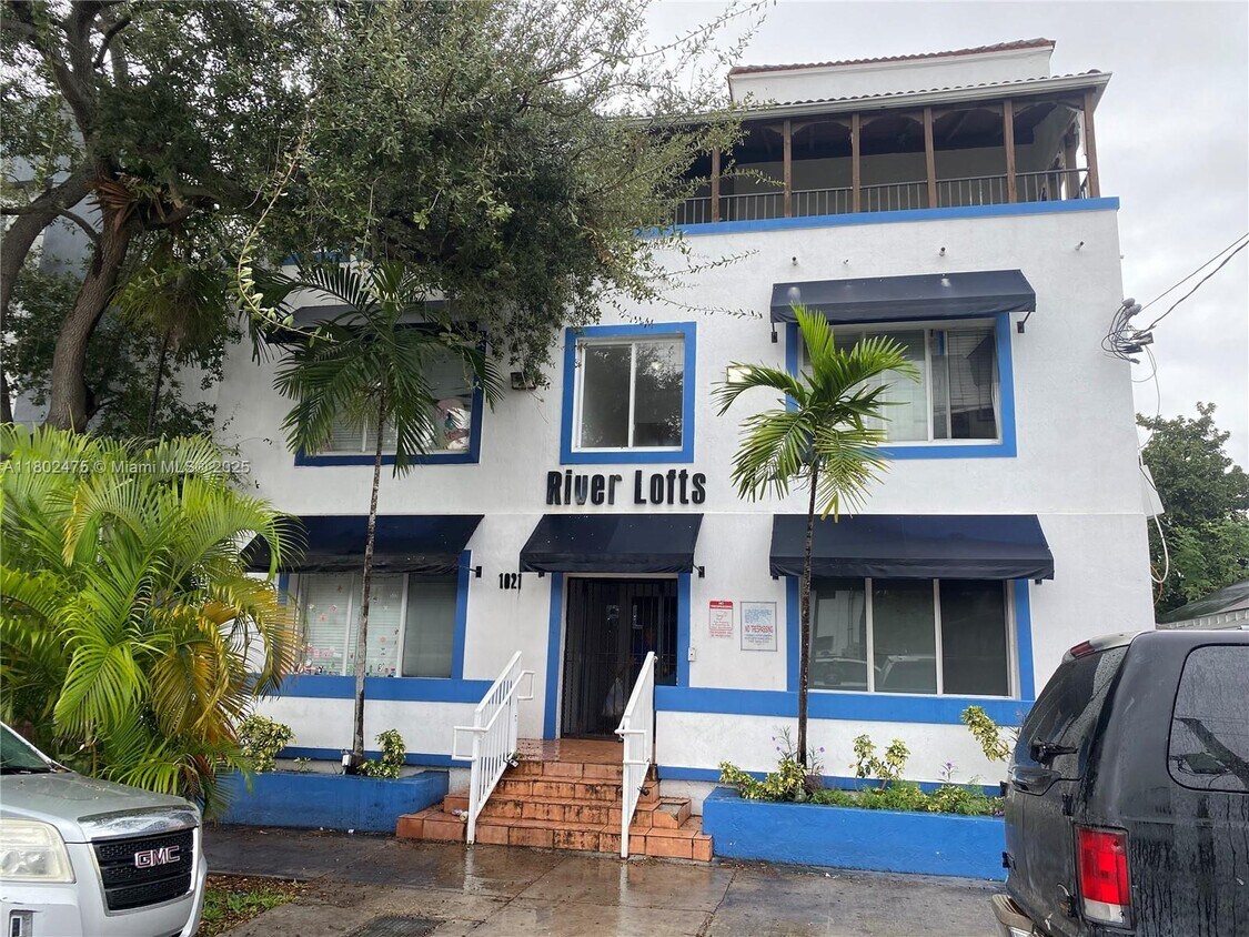 Primary Photo - 1021 NW 3rd St
