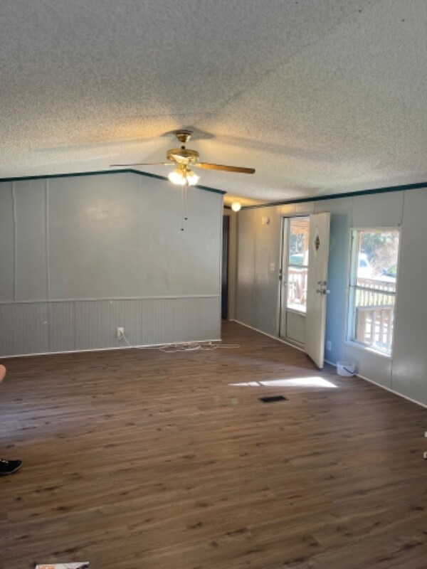 Foto del edificio - 2300 13th Ave SE