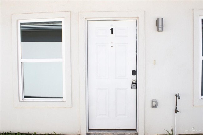 Building Photo - 16 Angelina Dr