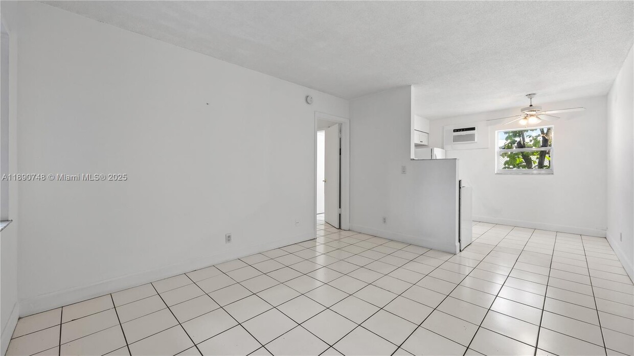 Foto principal - 400 SE 31st St