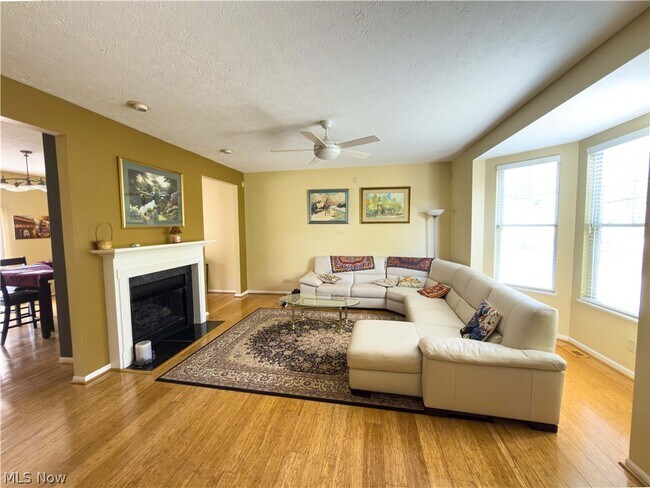 Foto del edificio - 8426 Chester Pkwy