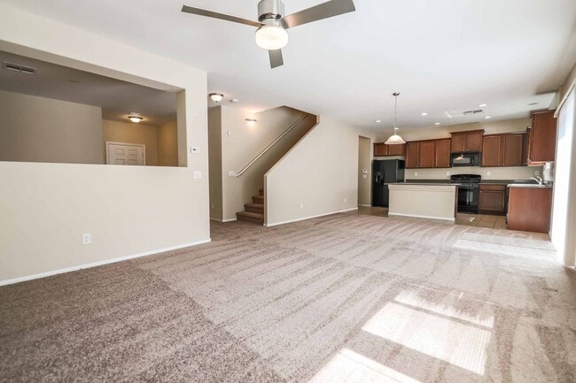 Foto del edificio - UPGRADED 4 BEDROOM HOUSE!