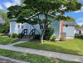 Building Photo - 289 C St