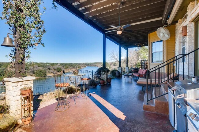Foto del edificio - 2614 Pace Bend Rd S