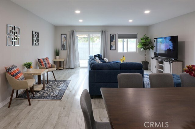 Building Photo - 6548 Sequoia Dr