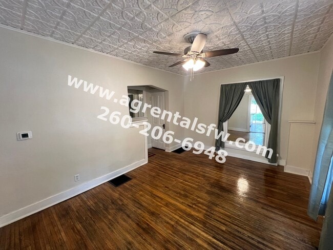 Building Photo - 922 W Jefferson Blvd