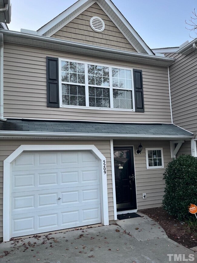 Building Photo - 5209 Malik Dr
