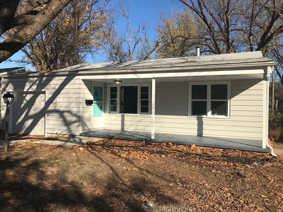 Primary Photo - 2320 S Estelle St