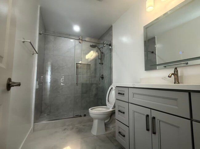 Foto del edificio - 5149 Arden Dr