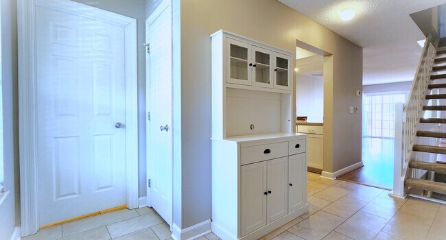 Building Photo - 1822 Messner Dr