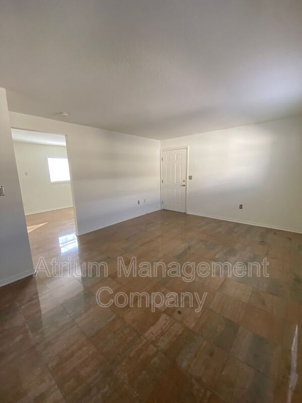 Foto del edificio - 2505 E Central Blvd