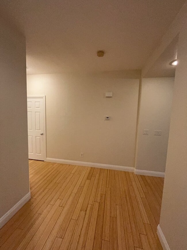 Building Photo - 6043 Eganridge Ct