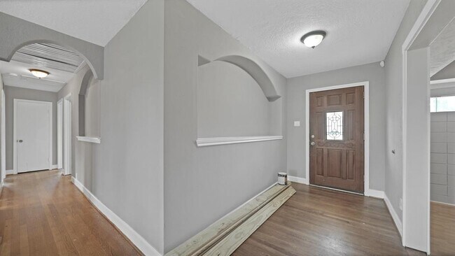 Building Photo - 9953 Mango St
