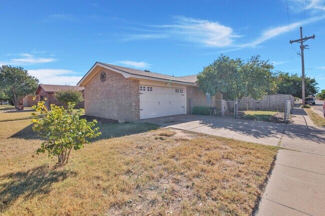 Foto del edificio - 5625 Amherst St