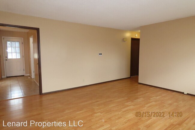 Building Photo - 3 br, 1.5 bath House - 1112 E Evergreen St