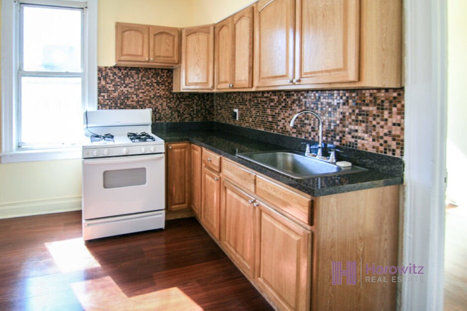 Foto principal - 31-52-52 41st St