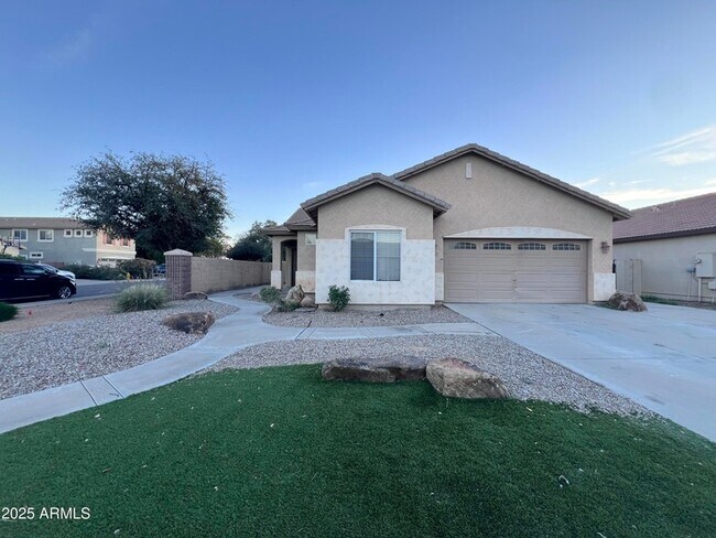 Building Photo - 1961 E Shannon St